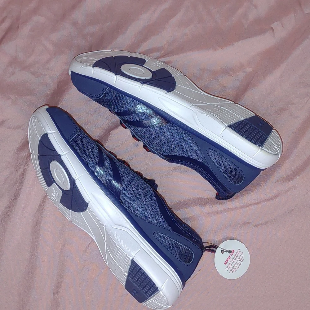 👣Memory foam Ryko sneaker U.S. Size 6.5 Medium no box Women's footwear